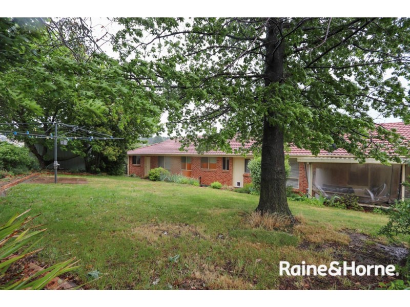 17 Polona Street, Blayney NSW 2799