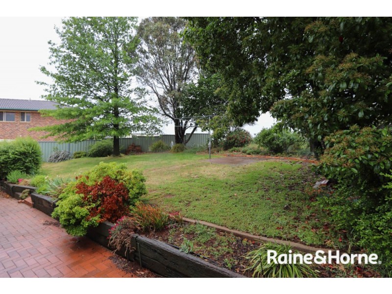 17 Polona Street, Blayney NSW 2799