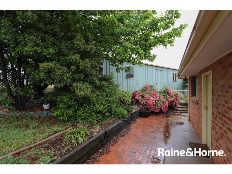 17 Polona Street, Blayney NSW 2799