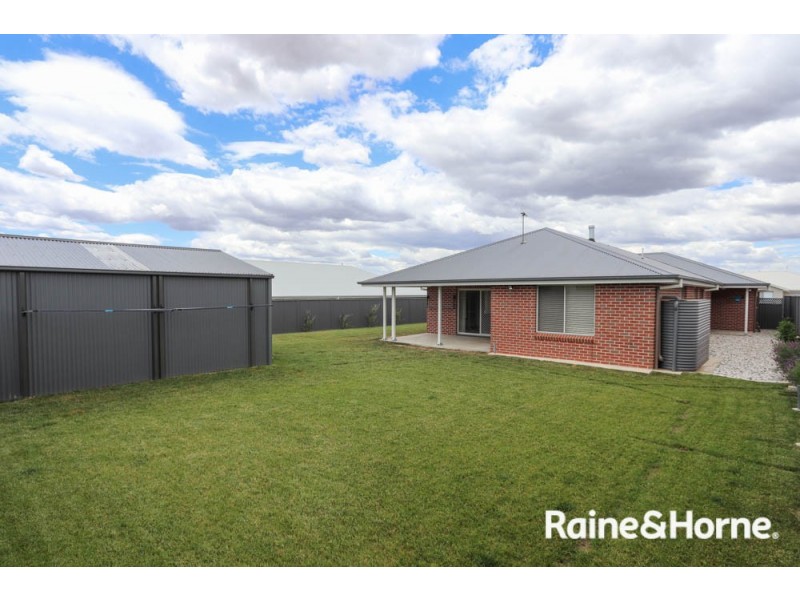 19 Lew Avenue, Eglinton NSW 2795