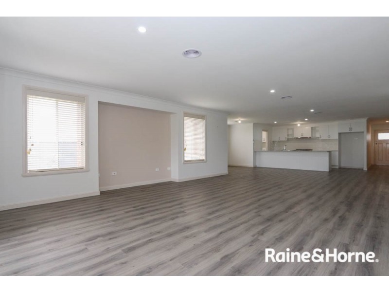 19 Lew Avenue, Eglinton NSW 2795