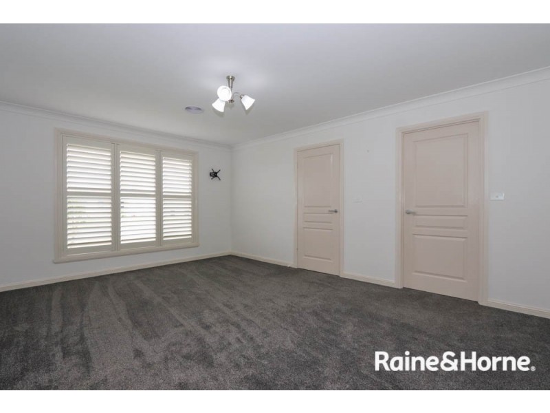 19 Lew Avenue, Eglinton NSW 2795