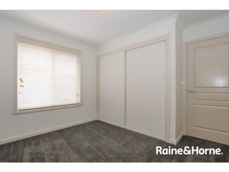 19 Lew Avenue, Eglinton NSW 2795