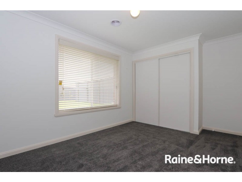 19 Lew Avenue, Eglinton NSW 2795