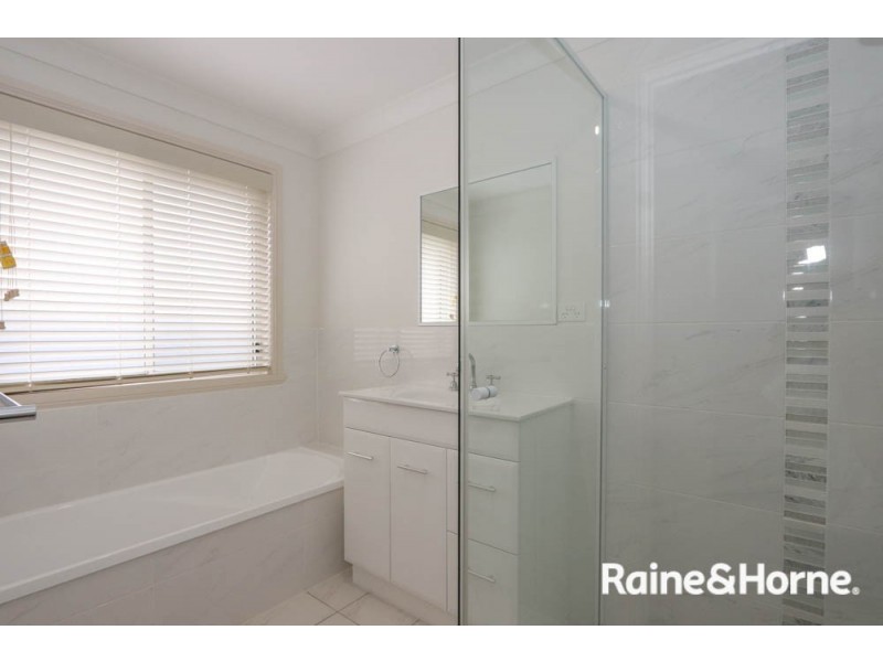 19 Lew Avenue, Eglinton NSW 2795