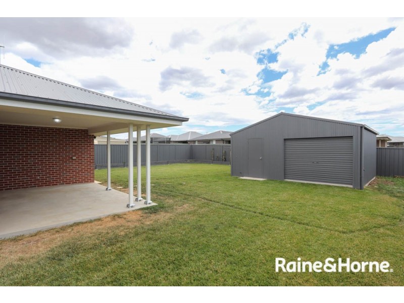 19 Lew Avenue, Eglinton NSW 2795