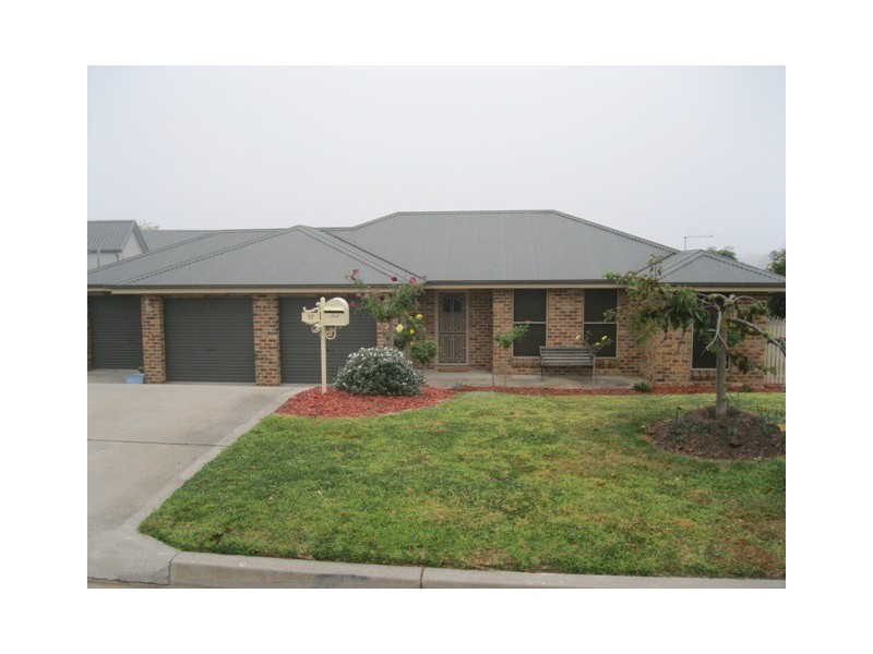 17  Carlyle Avenue, Bathurst NSW 2795