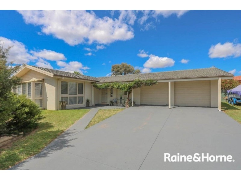 2 Northcott Drive, West Bathurst NSW 2795