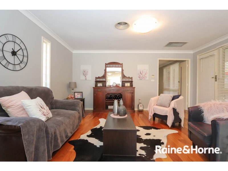 2 Northcott Drive, West Bathurst NSW 2795