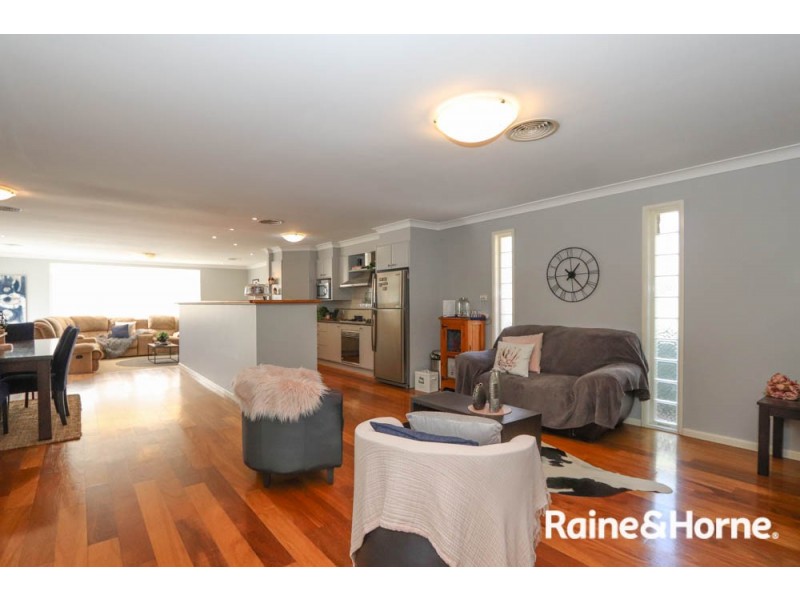 2 Northcott Drive, West Bathurst NSW 2795