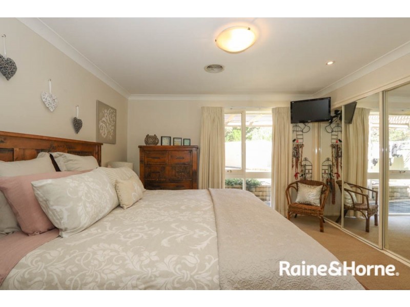 2 Northcott Drive, West Bathurst NSW 2795