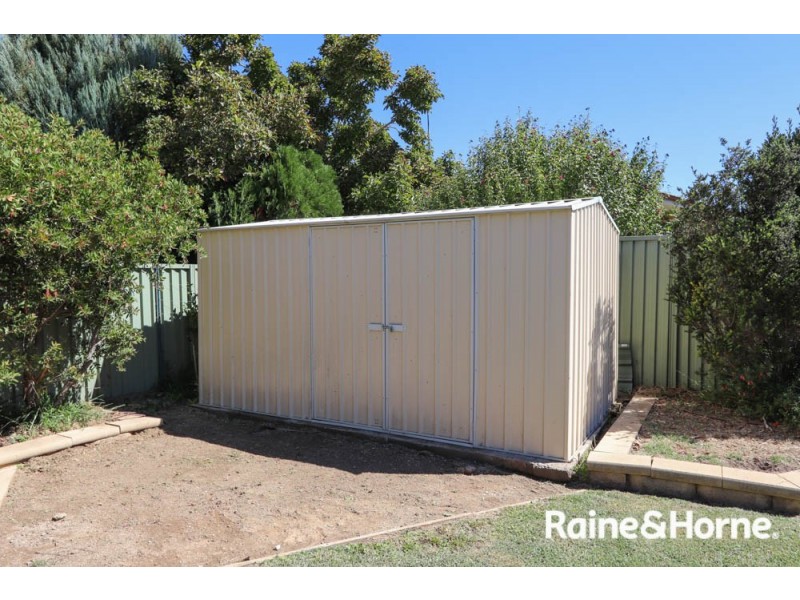2 Northcott Drive, West Bathurst NSW 2795
