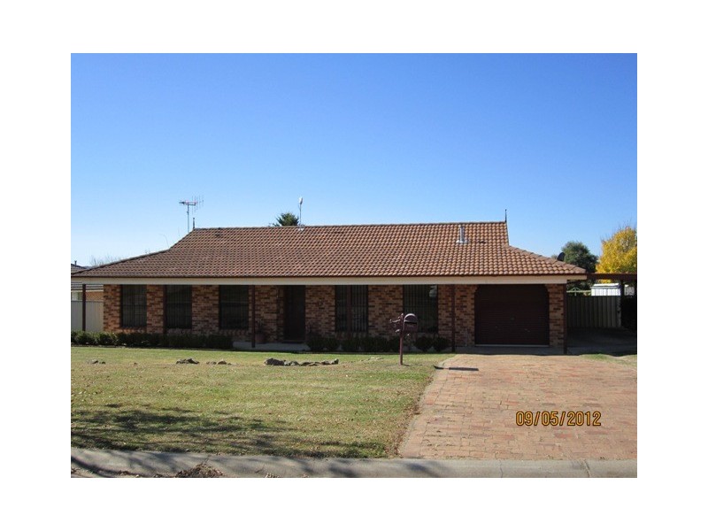 3 Pryce Parade, Bathurst NSW 2795