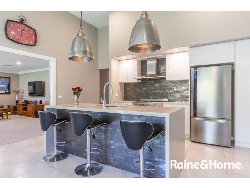 10 Mendel Drive, Kelso NSW 2795