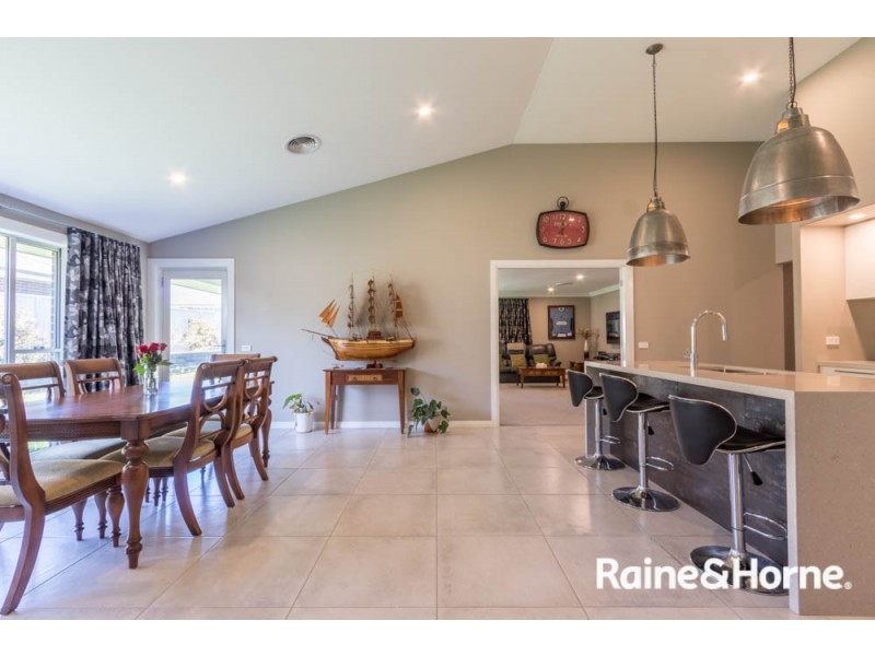10 Mendel Drive, Kelso NSW 2795
