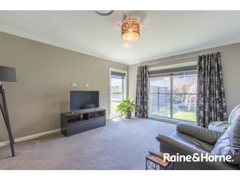 10 Mendel Drive, Kelso NSW 2795