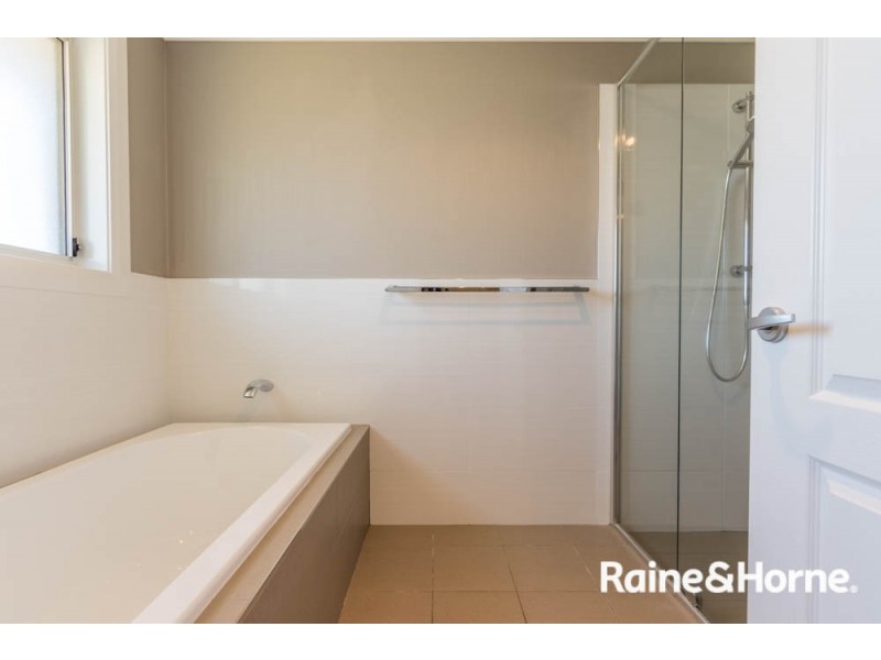 10 Mendel Drive, Kelso NSW 2795