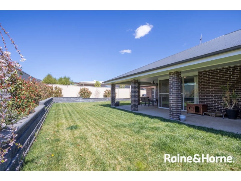 10 Mendel Drive, Kelso NSW 2795
