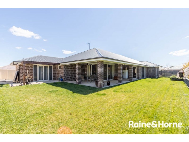 10 Mendel Drive, Kelso NSW 2795