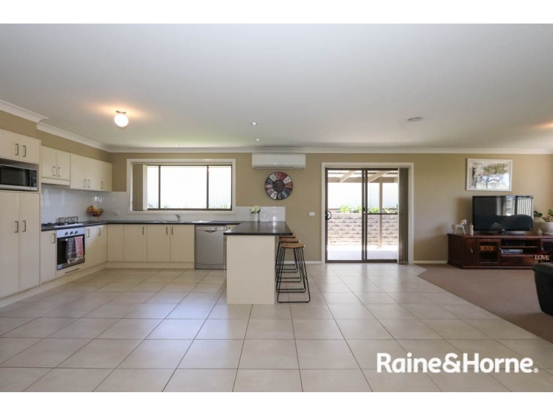18 Sundown Drive, Kelso NSW 2795