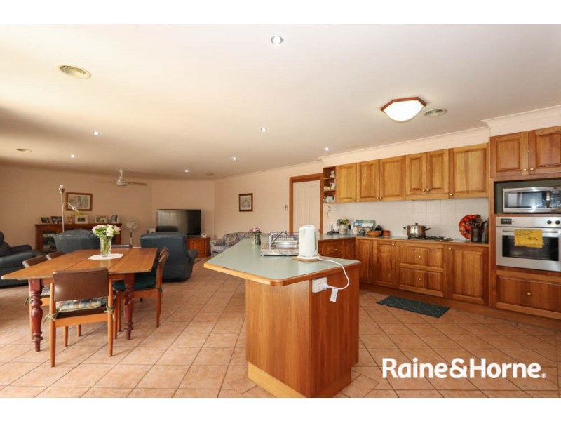 2 Maple Close, Kelso NSW 2795