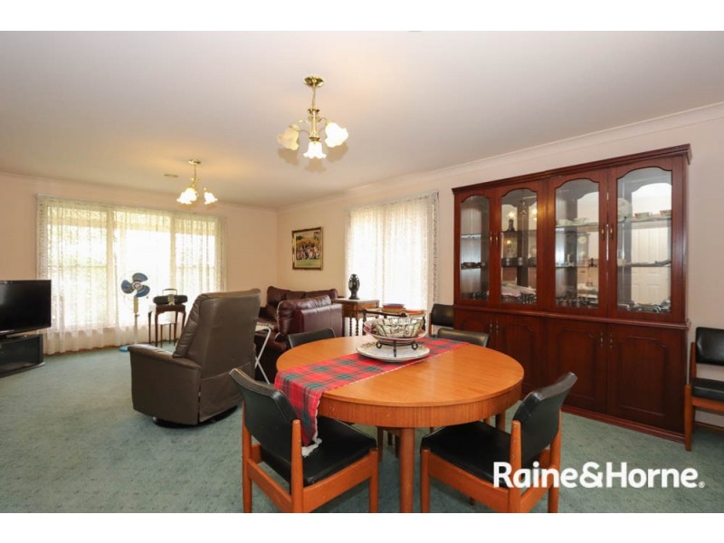 2 Maple Close, Kelso NSW 2795