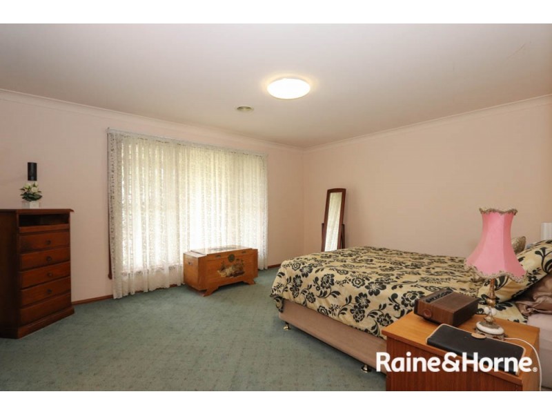 2 Maple Close, Kelso NSW 2795