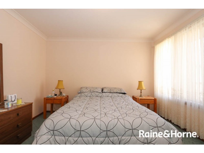 2 Maple Close, Kelso NSW 2795
