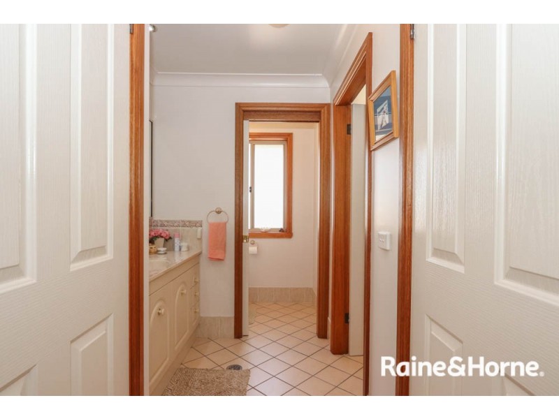 2 Maple Close, Kelso NSW 2795