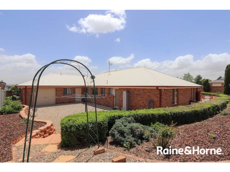 2 Maple Close, Kelso NSW 2795