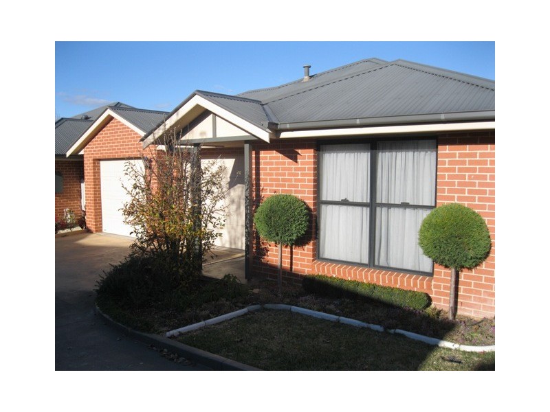 2/101 Lambert, Bathurst NSW 2795