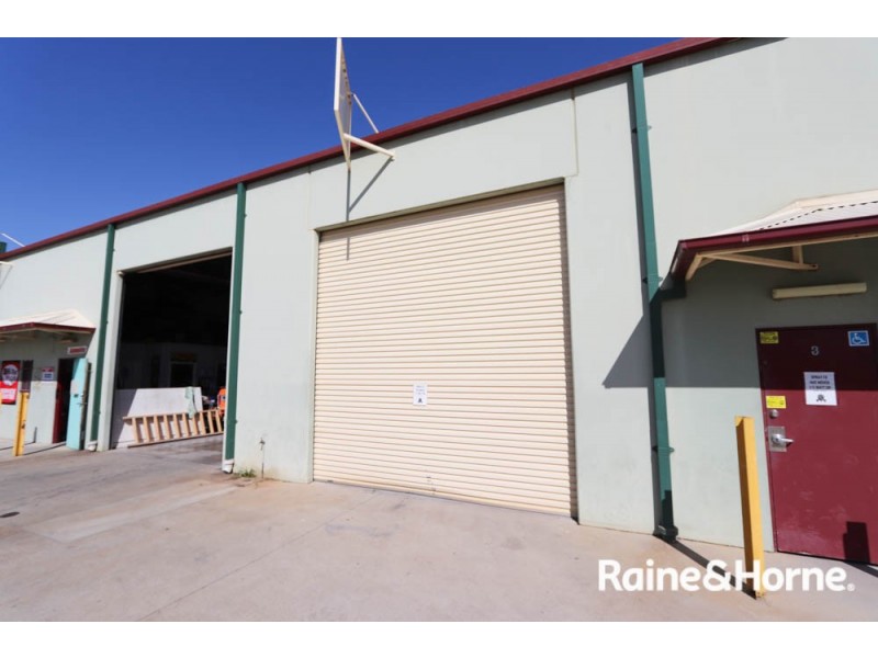 3 / 58-60 Russell Street, Bathurst NSW 2795