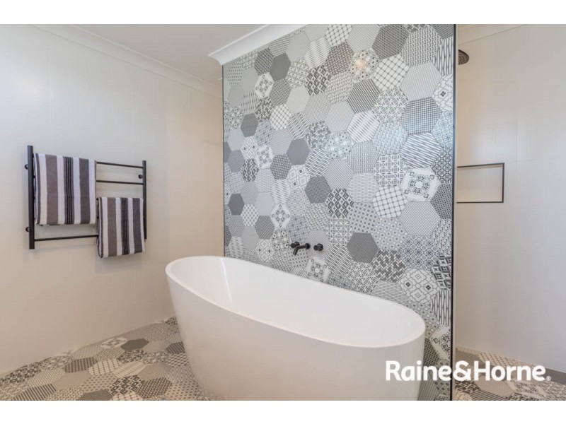 38 Graham Drive, Kelso NSW 2795