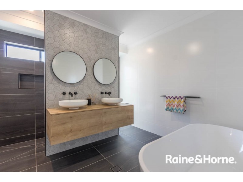 38 Graham Drive, Kelso NSW 2795