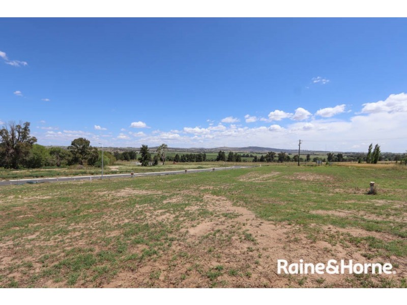 9 Campbell Close, Llanarth NSW 2795