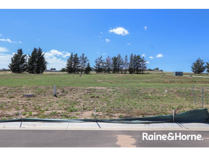 9 Campbell Close, Llanarth NSW 2795