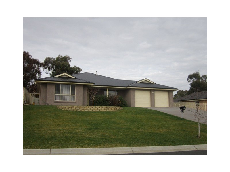 9 Walpole close, Kelso NSW 2795