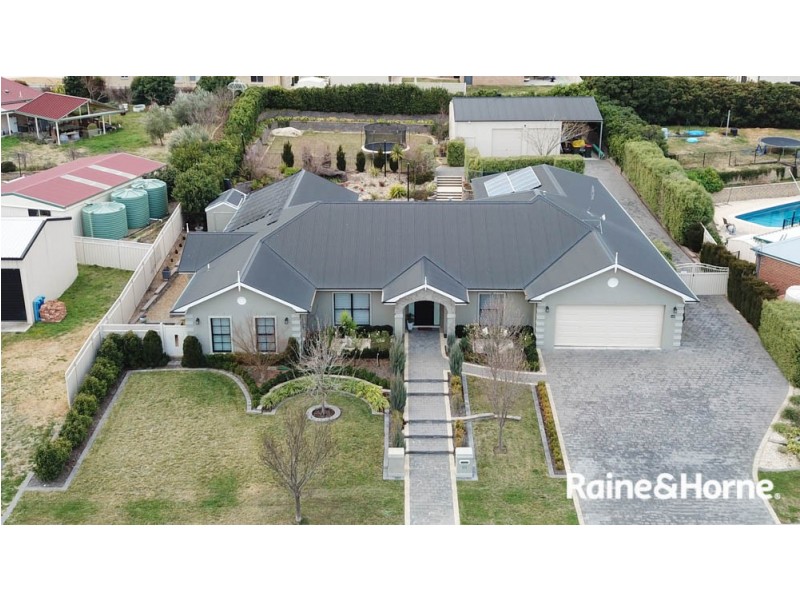 73 McBrien Drive, Kelso NSW 2795