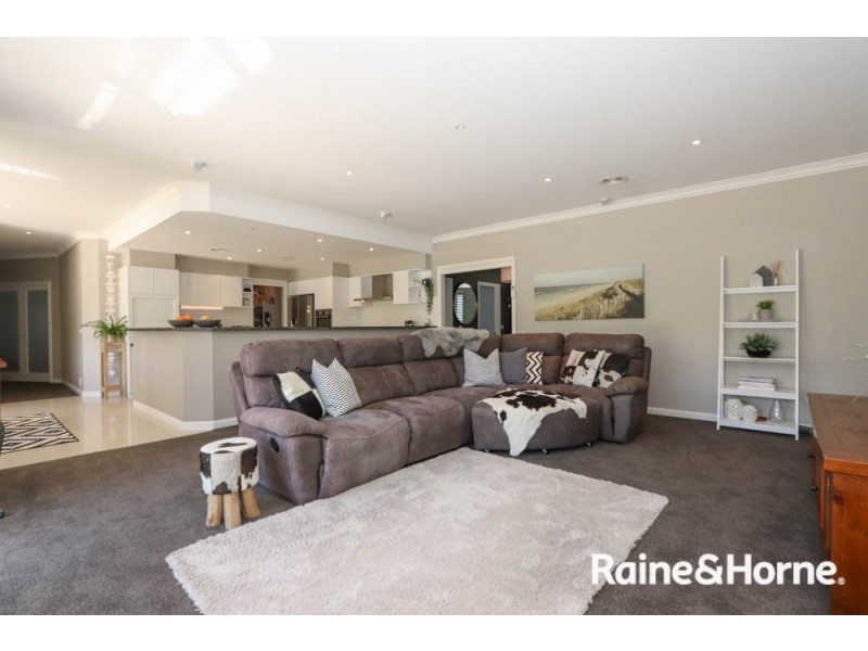 73 McBrien Drive, Kelso NSW 2795