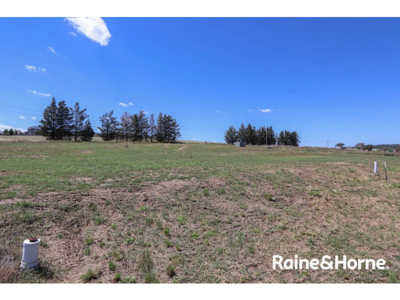7 Campbell Close, Llanarth NSW 2795
