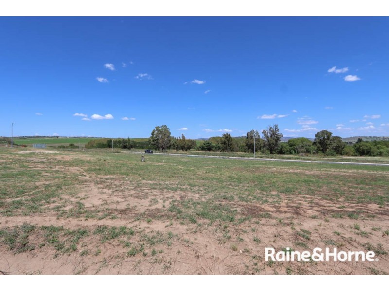 7 Campbell Close, Llanarth NSW 2795