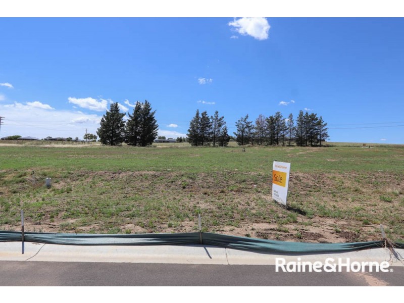 7 Campbell Close, Llanarth NSW 2795