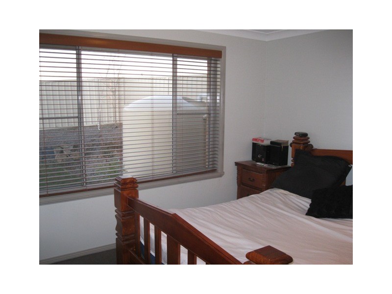 65 Ashworth Drive, Bathurst NSW 2795