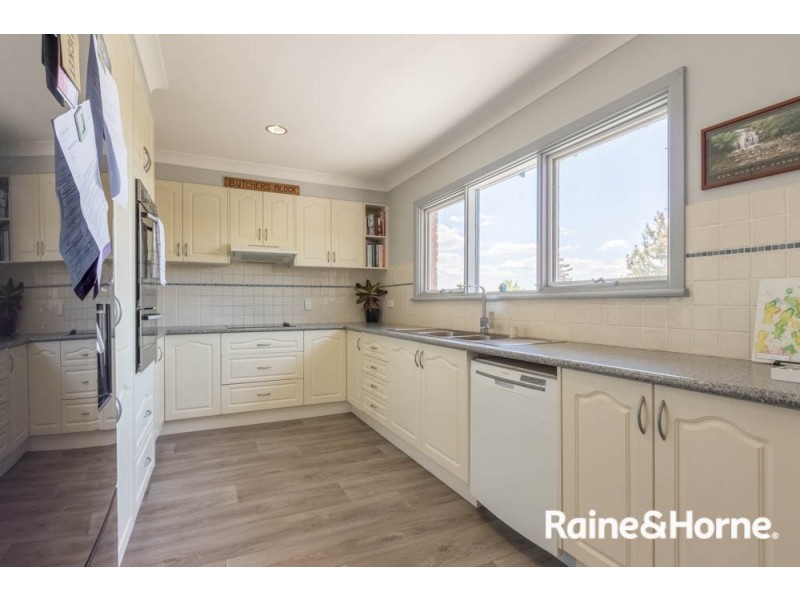 12 Barega Place, Kelso NSW 2795
