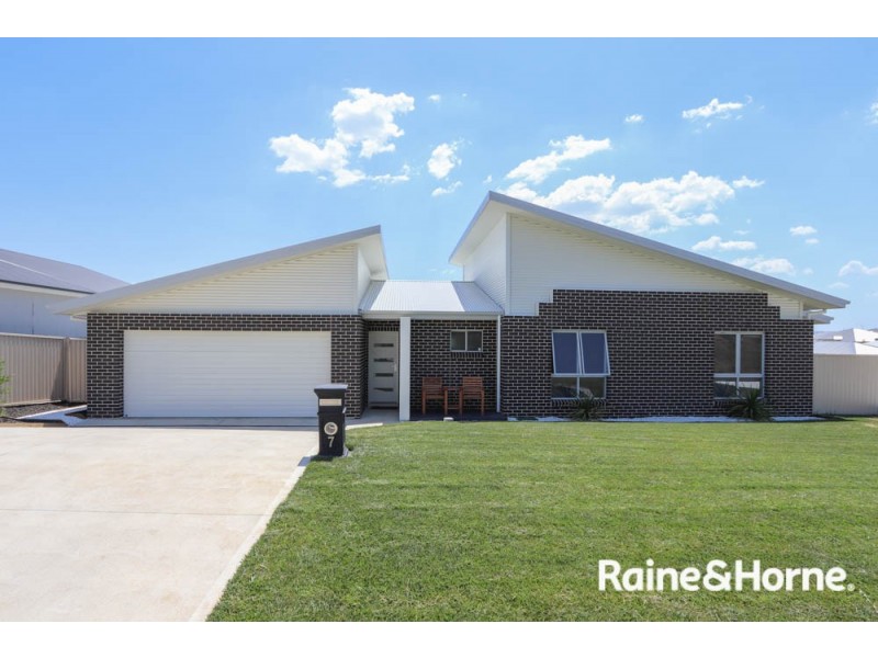 7 Ignatius Place, Kelso NSW 2795