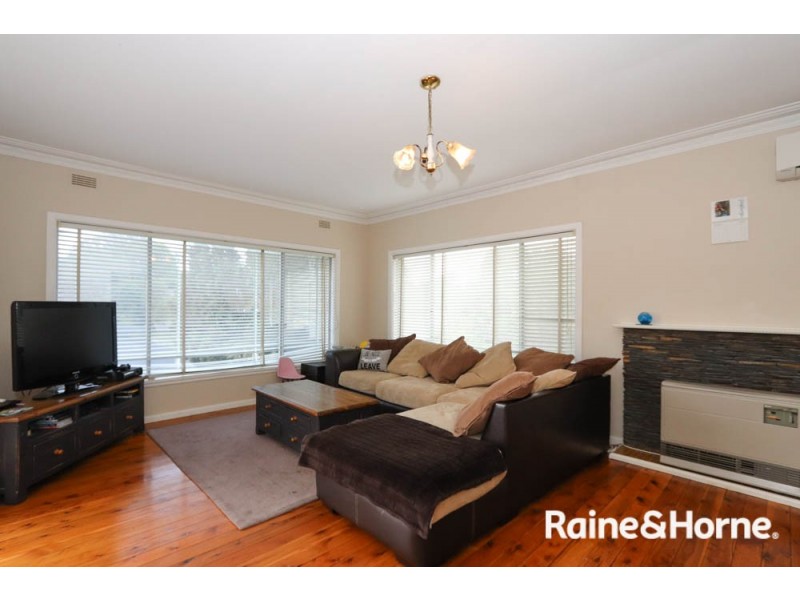 2 Casey Circuit, West Bathurst NSW 2795