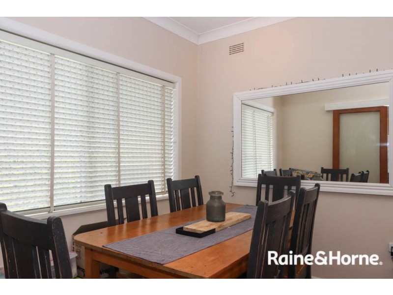 2 Casey Circuit, West Bathurst NSW 2795