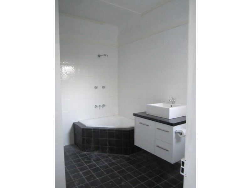 102 Durham, Bathurst NSW 2795