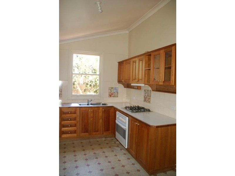 30 Piper St, Bathurst NSW 2795