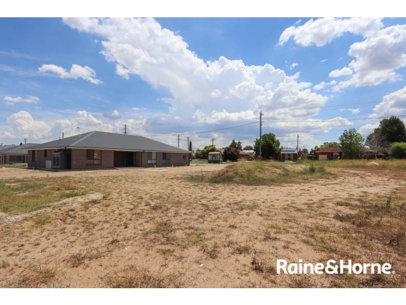 42a Hamilton Street, Eglinton NSW 2795